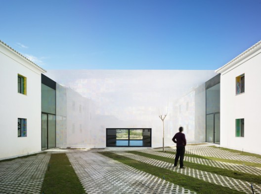 Music Hall in Algueña / Cor & Partners (16)