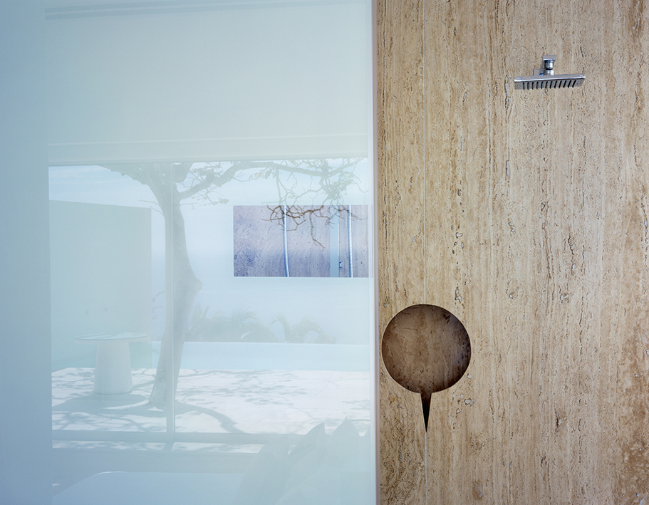 Hotel Encanto Acapulco / Miguel Angel Aragonés