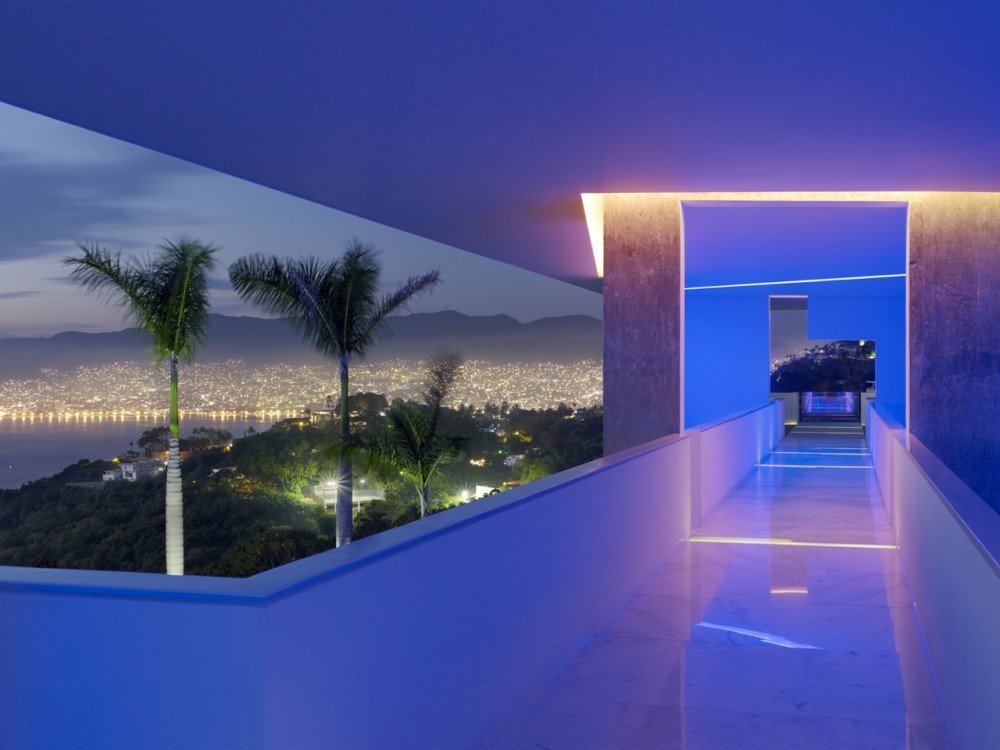 Hotel Encanto Acapulco / Miguel Angel Aragonés
