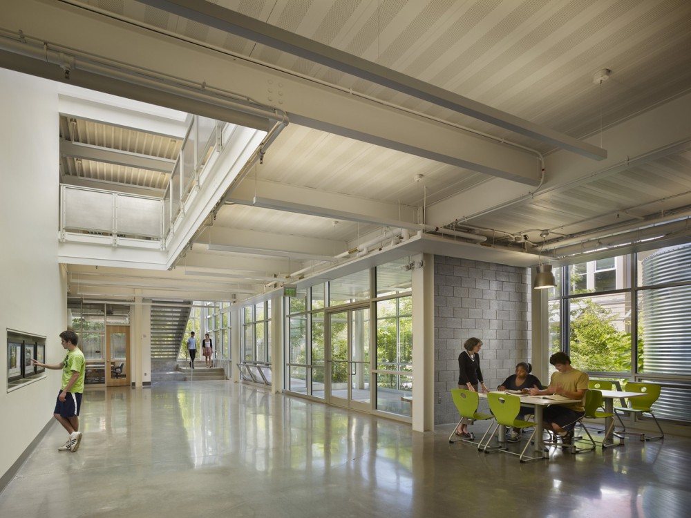 Sustainable Urban Science Center / SMP Architects