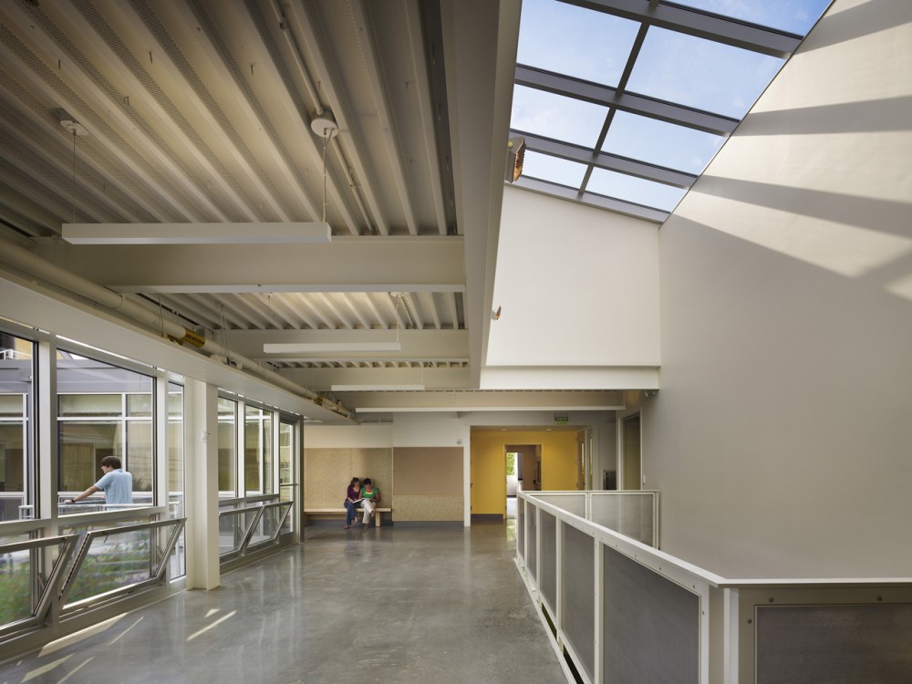 Sustainable Urban Science Center / SMP Architects