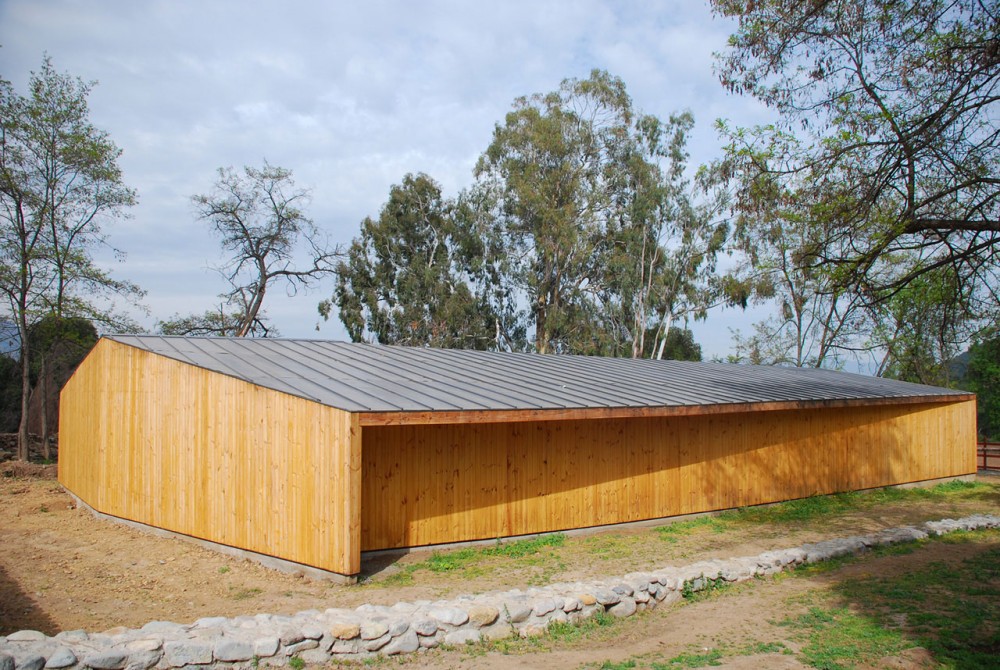 Horse Stable / Duval + Vives Arquitectos