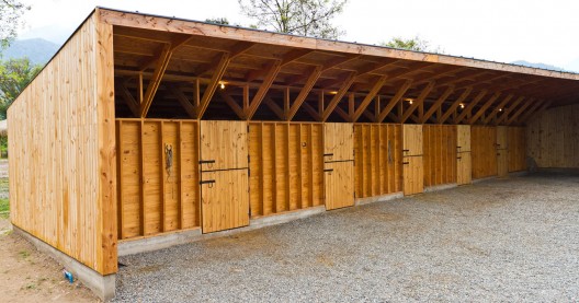 Horse Stable / Duval + Vives Arquitectos (14)