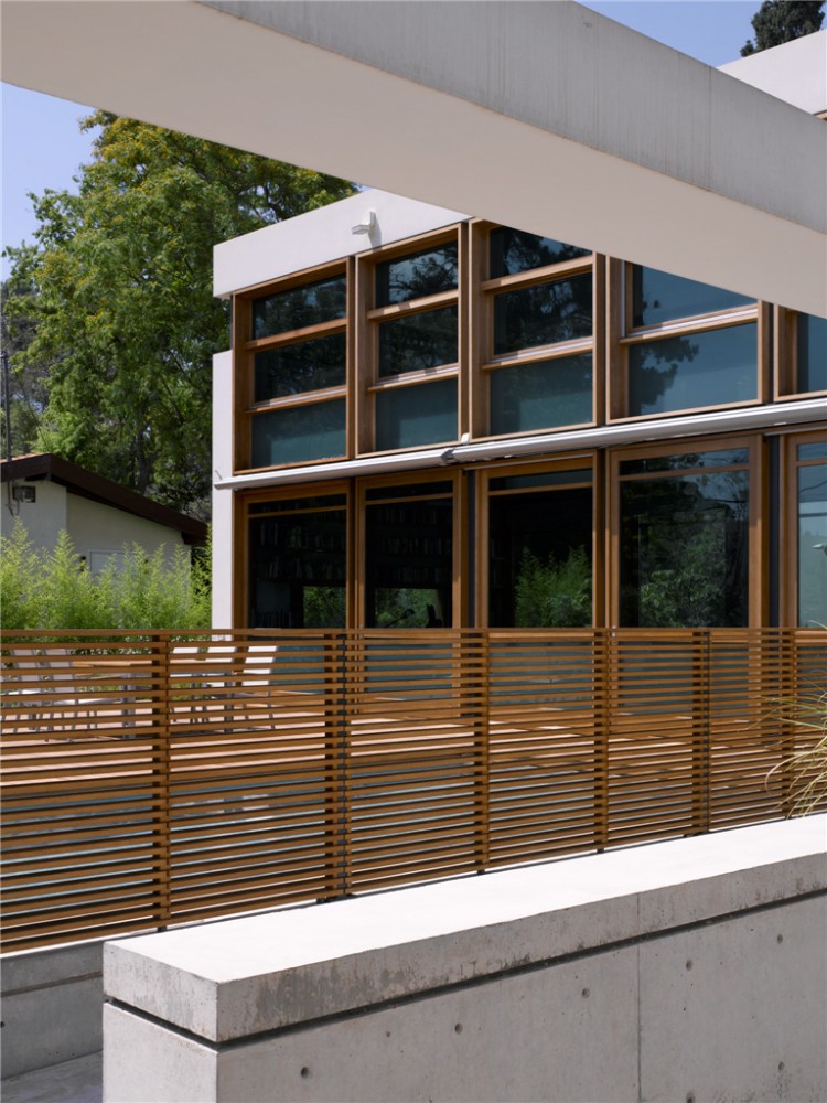 F house / Alroy Hazak architects