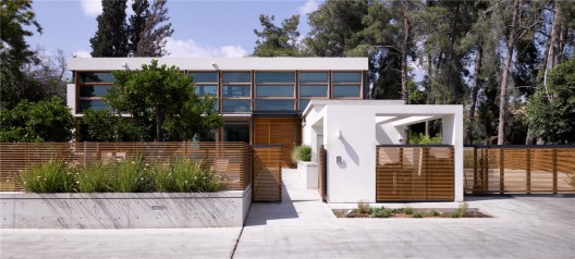 F house / Alroy Hazak architects (5)