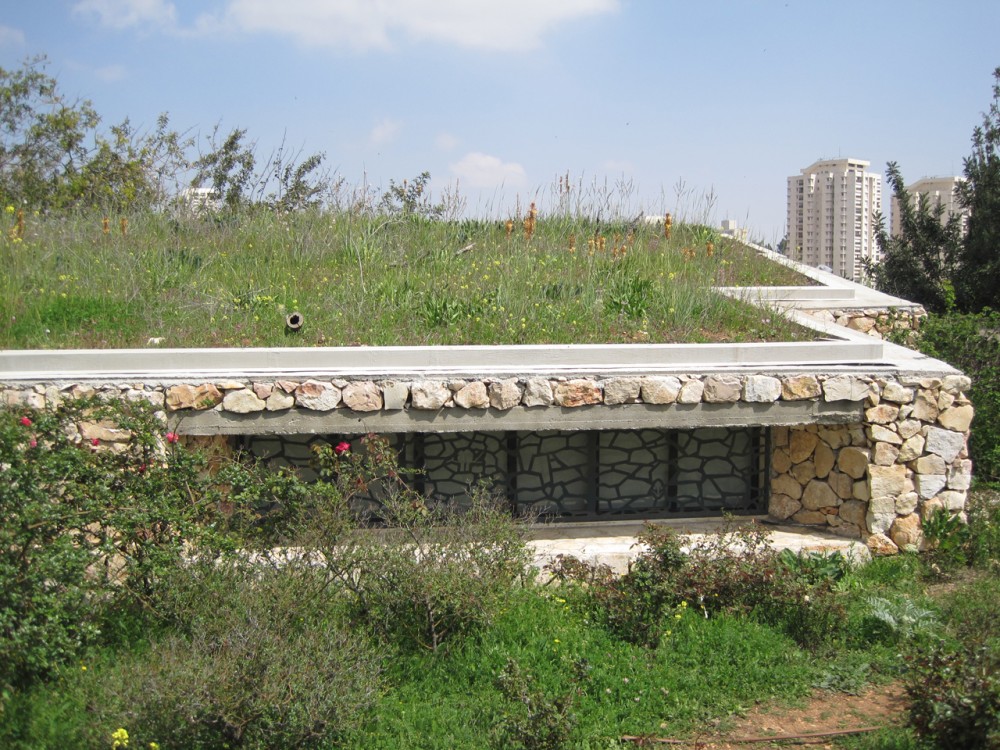 Gutman Visitor Center at the Jerusalem Bird Observatory / Weinstein Vaadia Architects