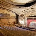 After the Final Curtain : Abandoned Theaters / Matt Lambros After the Final Curtain : Abandoned Theaters / Matt Lambros Loews Majestic Theater © Matt Lambros