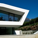 Giacomuzzi Commercial Building / monovolume architecture + design Giacomuzzi Commercial Building / monovolume architecture + design © Simon Constantini