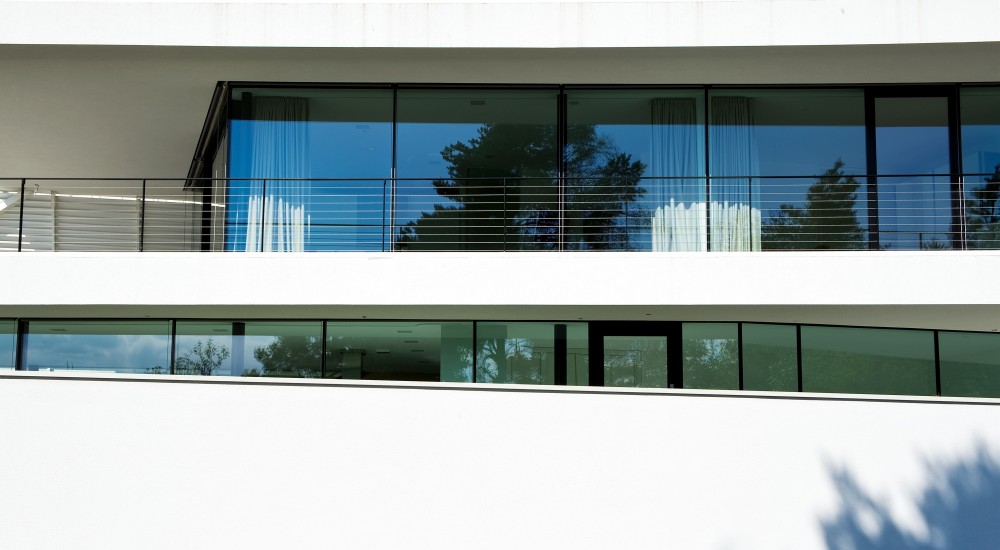 Giacomuzzi Commercial Building / monovolume architecture + design