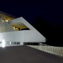 Giacomuzzi Commercial Building / monovolume architecture + design Giacomuzzi Commercial Building / monovolume architecture + design © Simon Constantini