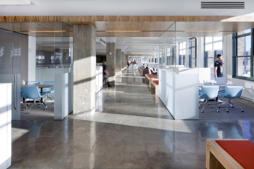 Horizon Media Office / a + i architecture