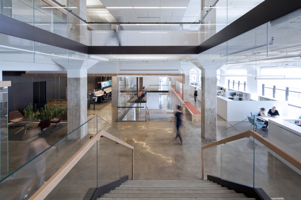 Horizon Media Office / a + i architecture