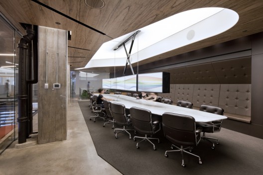 Horizon Media Office / a + i architecture (5)