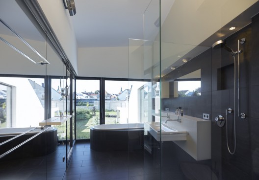 White Monolith / LOSTINARCHITECTURE (5)