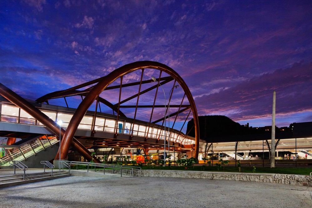 Cidade Nova Metro Station and Footbridge / JBMC Architecture