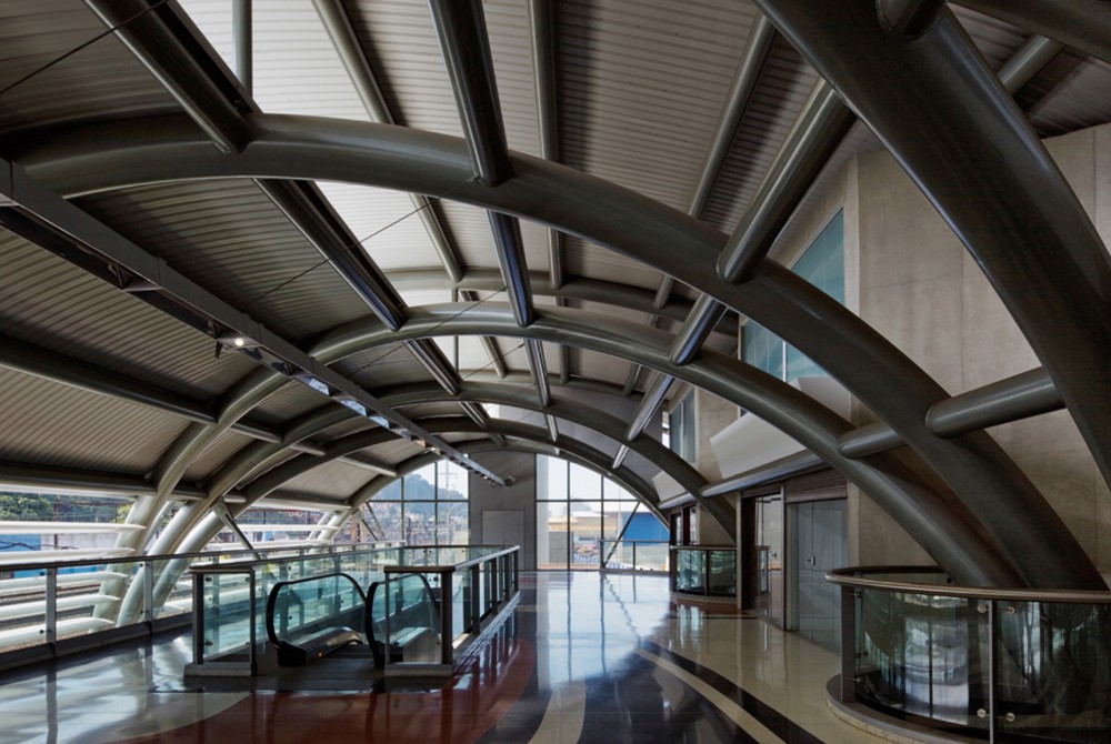 Cidade Nova Metro Station and Footbridge / JBMC Architecture