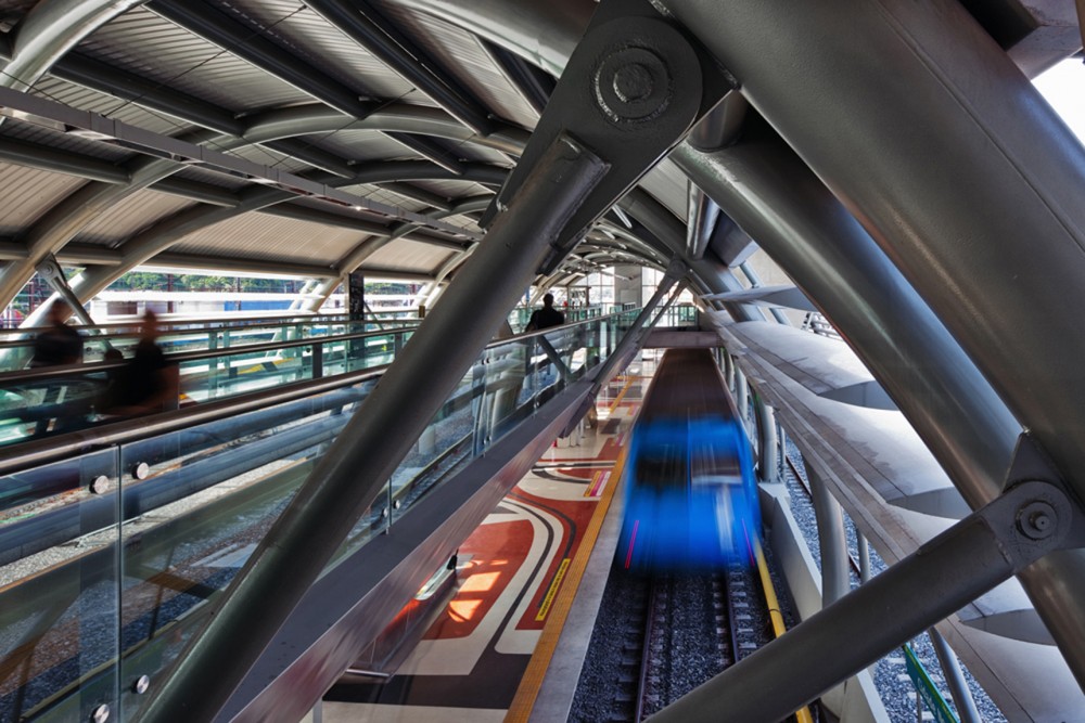 Cidade Nova Metro Station and Footbridge / JBMC Architecture