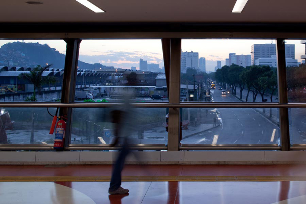 Cidade Nova Metro Station and Footbridge / JBMC Architecture