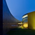 JNC Sales Office & Community Arts Center / Line and Space, LLC (2) View of Patio © Yang Chaoying