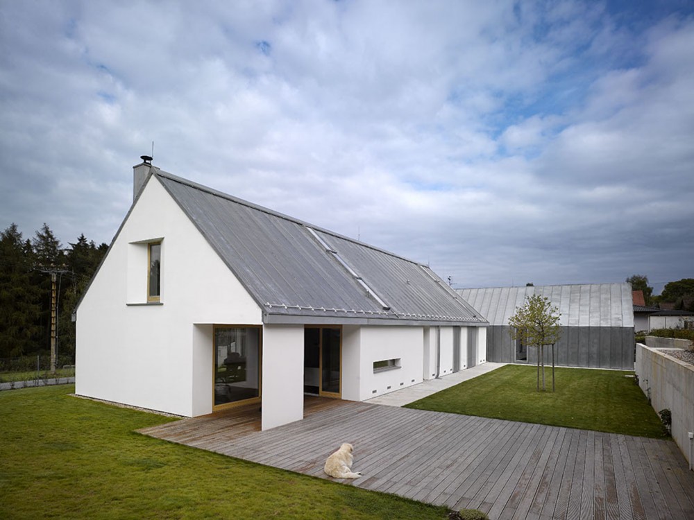 Family House in Klokočná / Studio pha