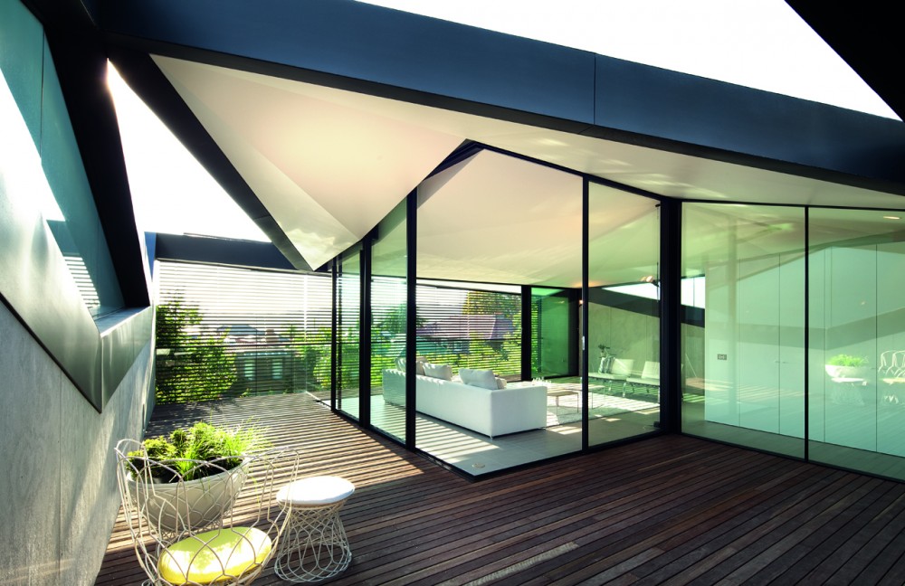 Pitched Roof House / Chenchow Little