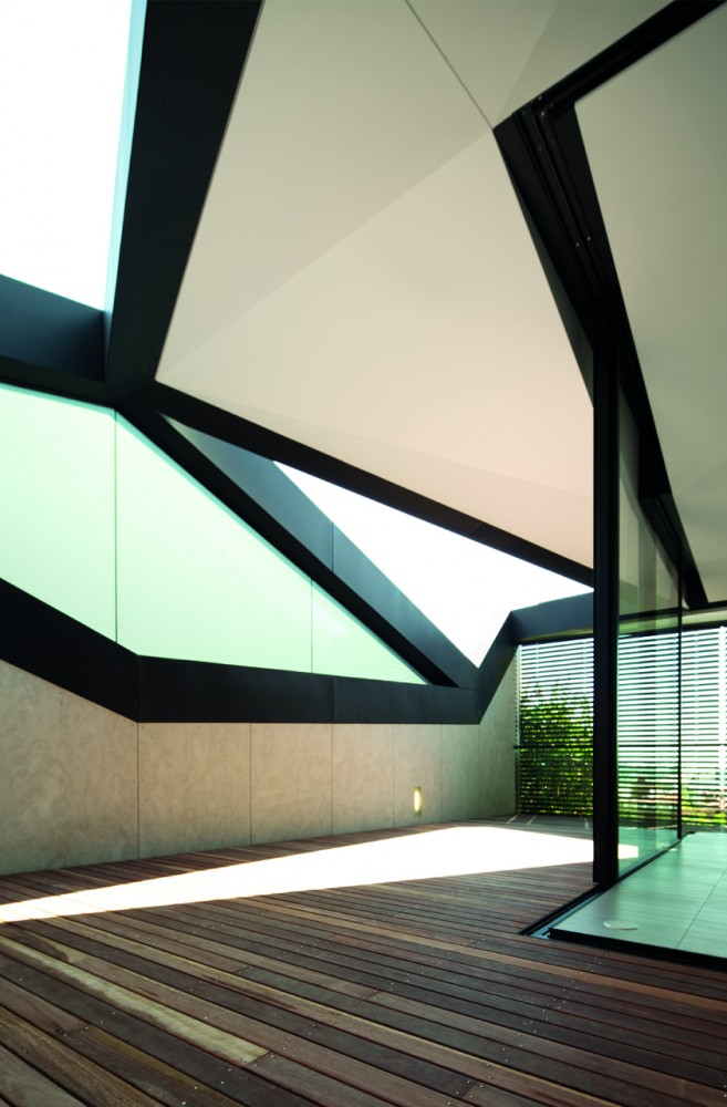 Pitched Roof House / Chenchow Little