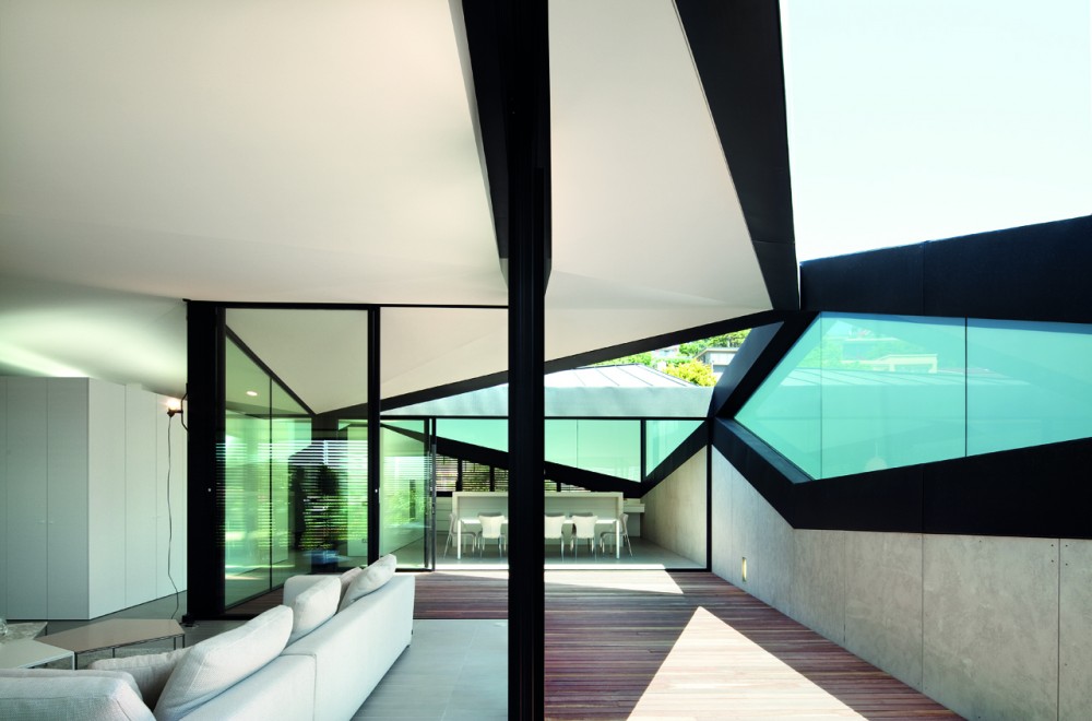 Pitched Roof House / Chenchow Little