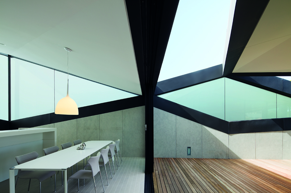 Pitched Roof House / Chenchow Little
