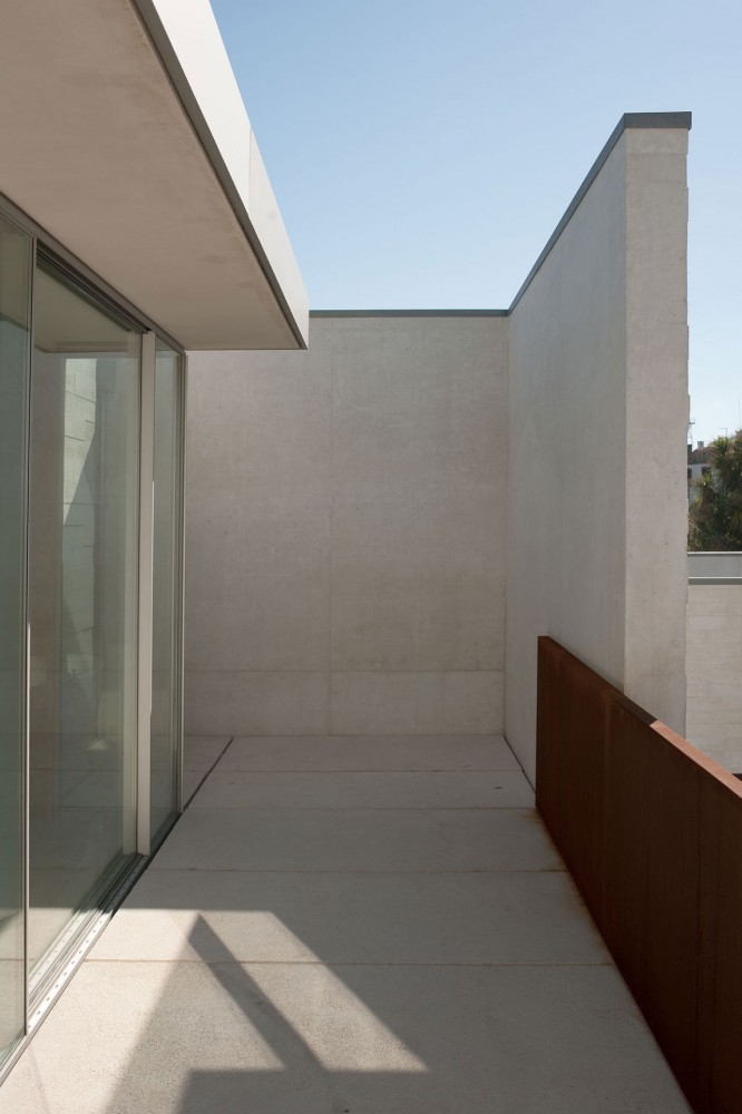 House in Aldoar / Topos Atelier de Arquitectura