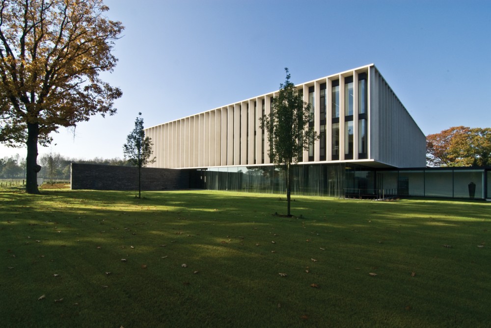 Witlox Van den Boomen new Headquarters / Van den Pauwert Architecten
