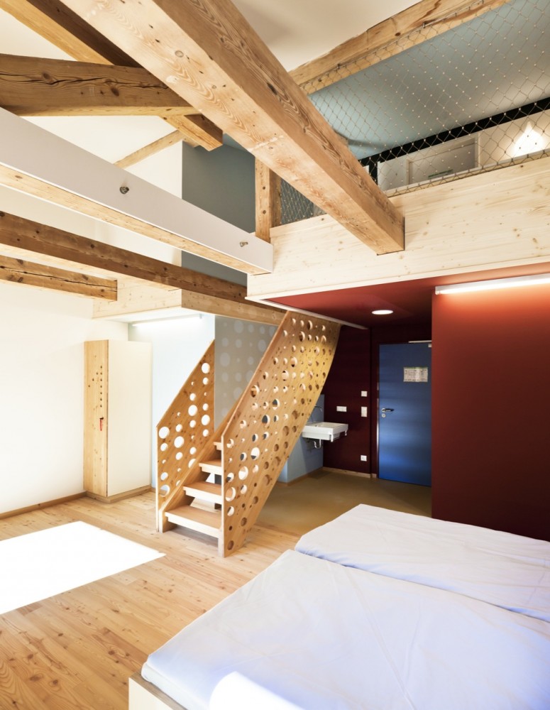 Berchtesgaden Youth Hostel / LAVA