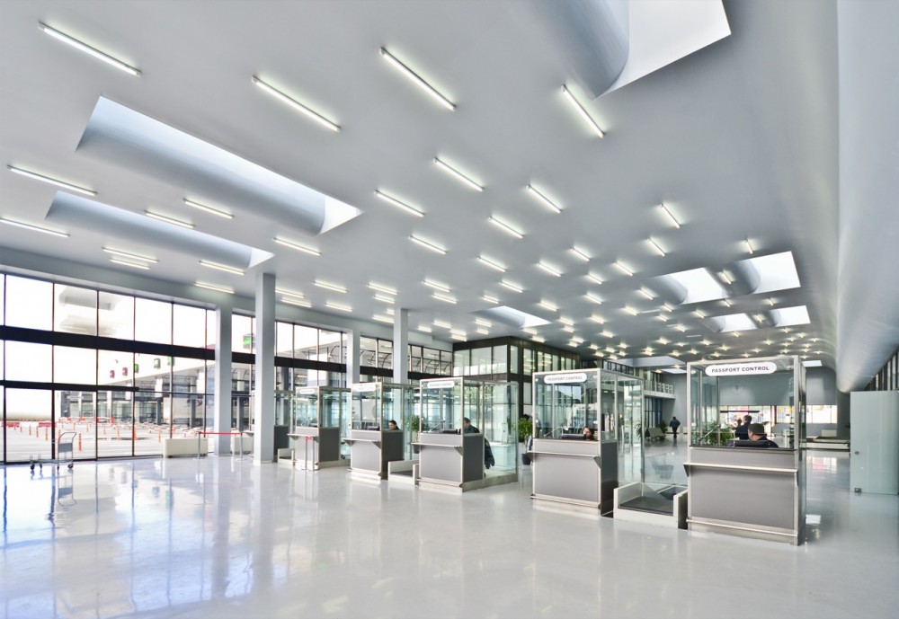 Sarpi Border Checkpoint in Georgia / J. Mayer H. Architects