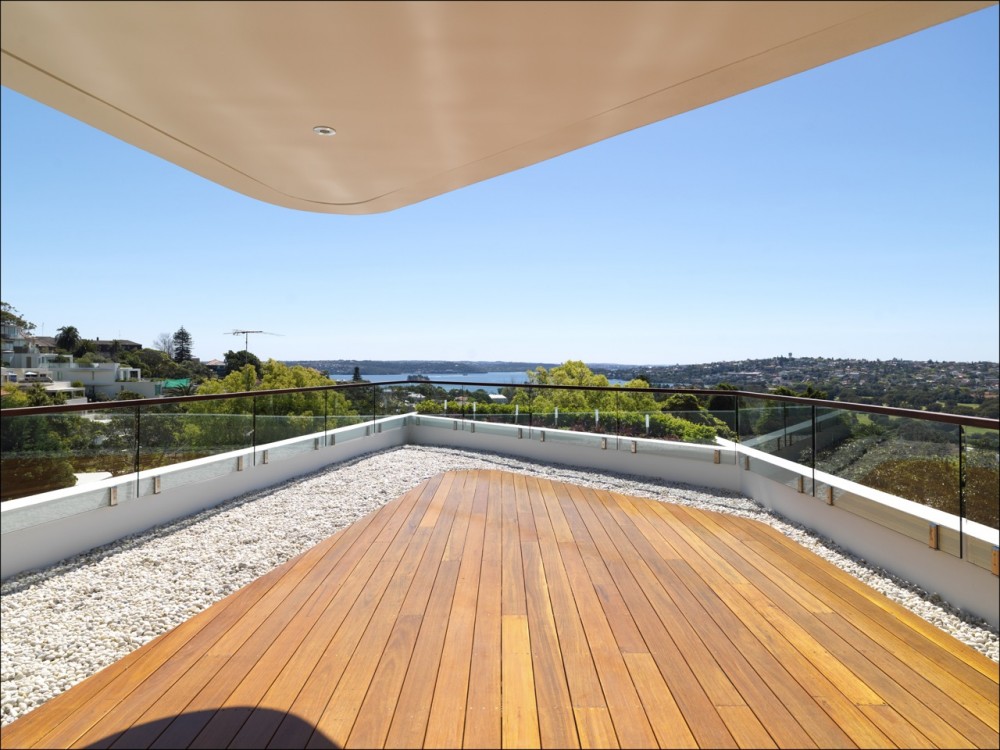 Benelong Crescent Apartments / Luigi Rosselli Architects