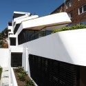Benelong Crescent Apartments / Luigi Rosselli Architects Benelong Crescent Apartments / Luigi Rosselli Architects © Justin Alexander
