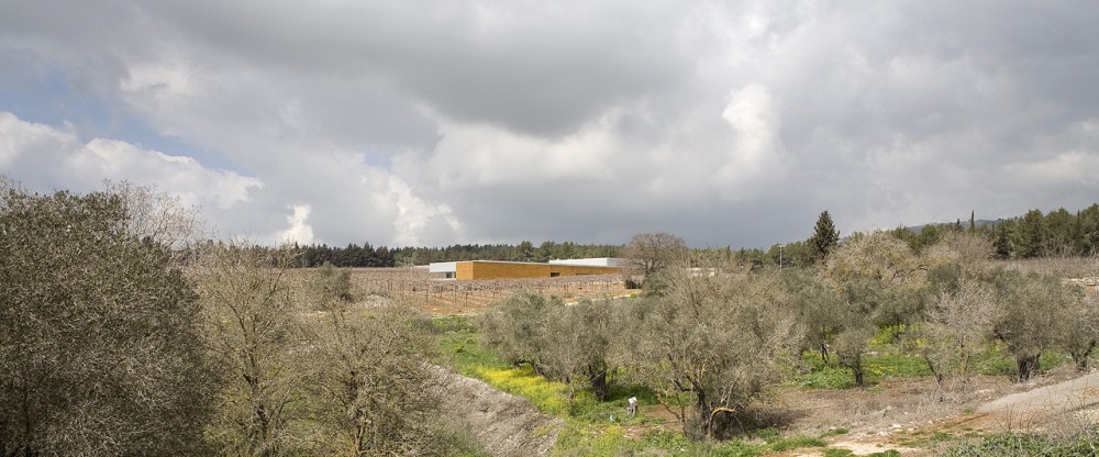 Galil Mountain Winery / Weinstein Vaadia Architects