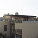 Hillside Habitat / Edwards Moore © Peter Bennetts
