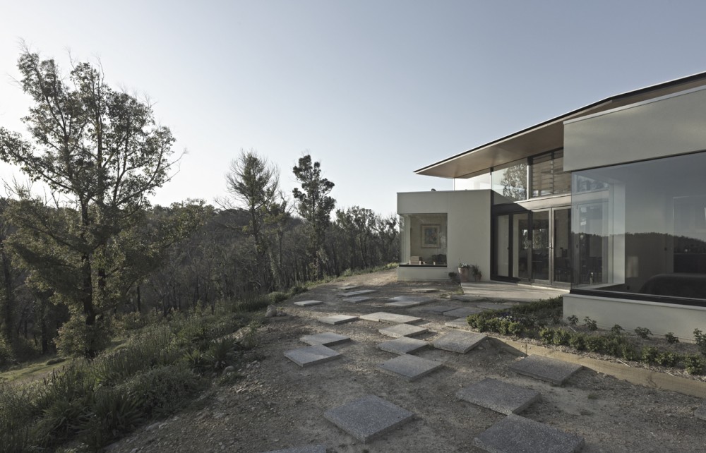 Hillside Habitat / Edwards Moore