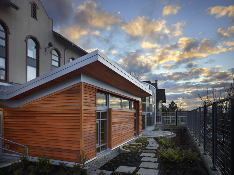 Bertschi School Living Science Building / KMD Architects