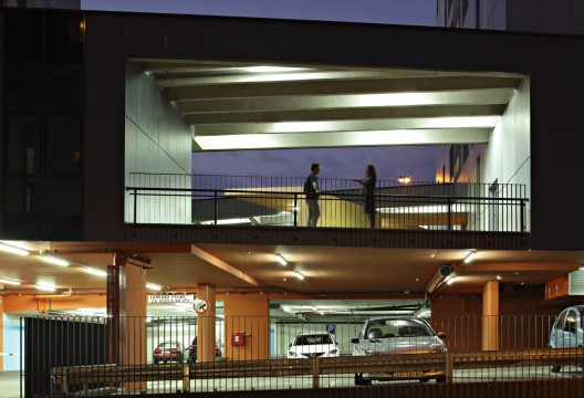 P10 Mixed Use Building / Studio Up (3)