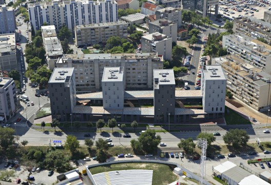 © Robert Leš