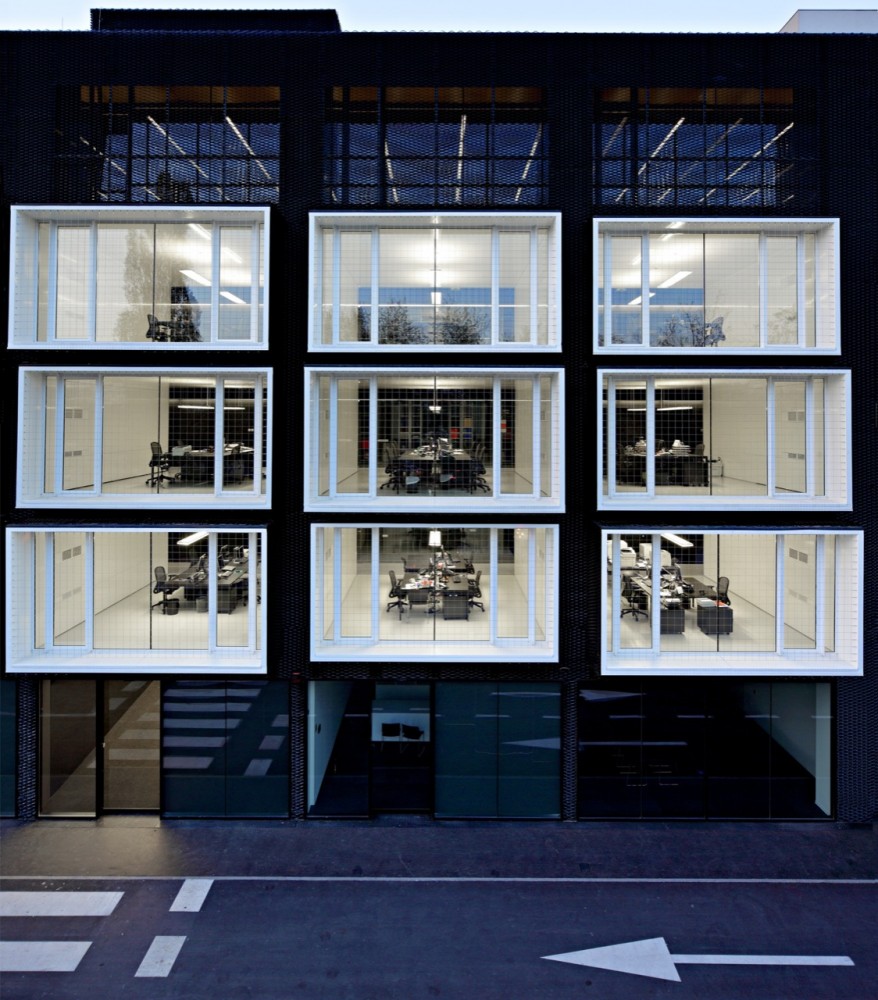 Spectator Group’s Headquarters / Studio Up