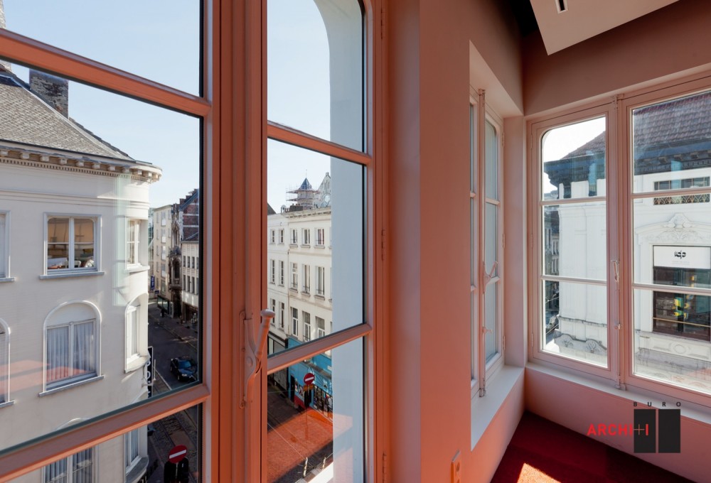 Flanders Business School Renovation / BURO II & ARCHI+I