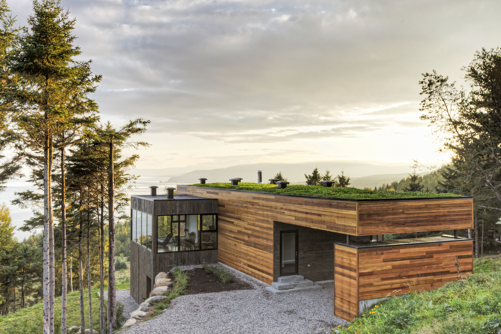 Les Terrasses Cap-á-l’aigle: Where Architecture and Nature Connect / MU Architecture