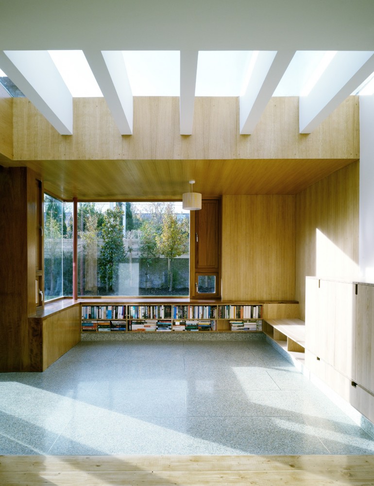 Brick Thickness / A2 Architects