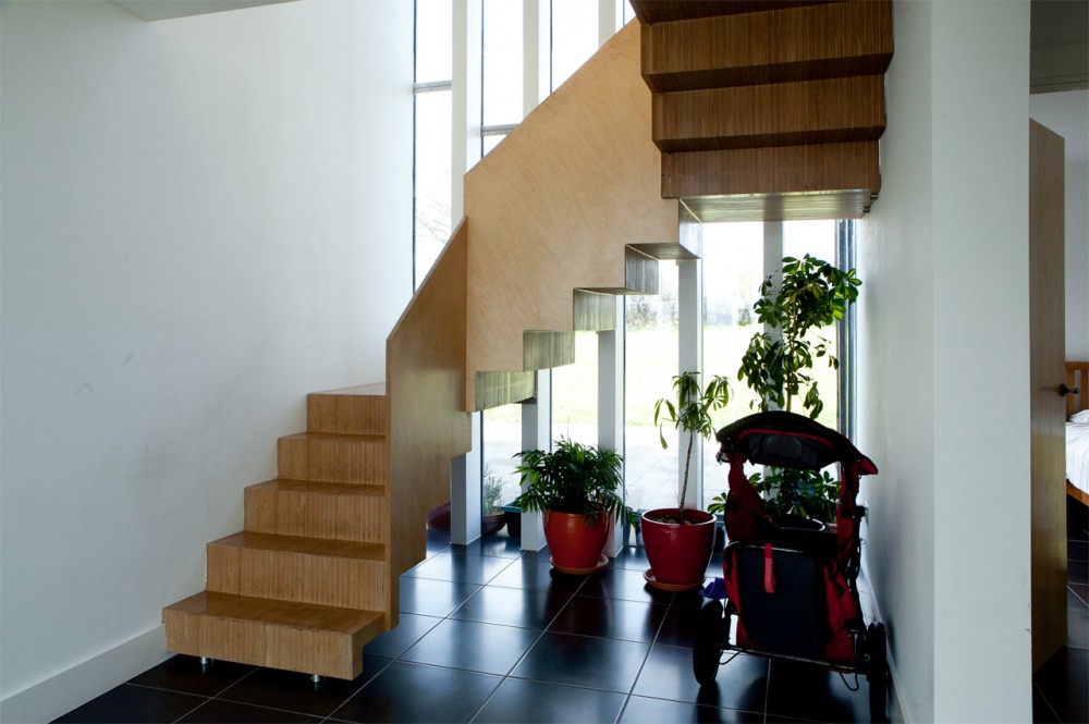 Solid Sanctuary / 4 Architecture