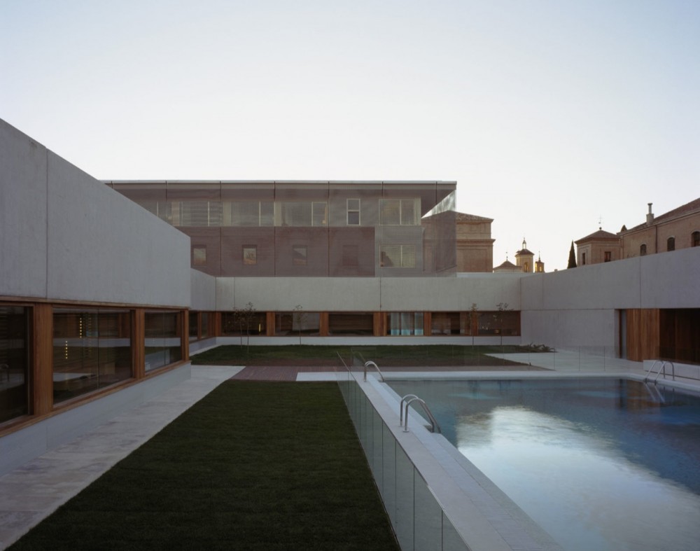 New Parador of Alcalá  / Aranguren & Gallegos Architects