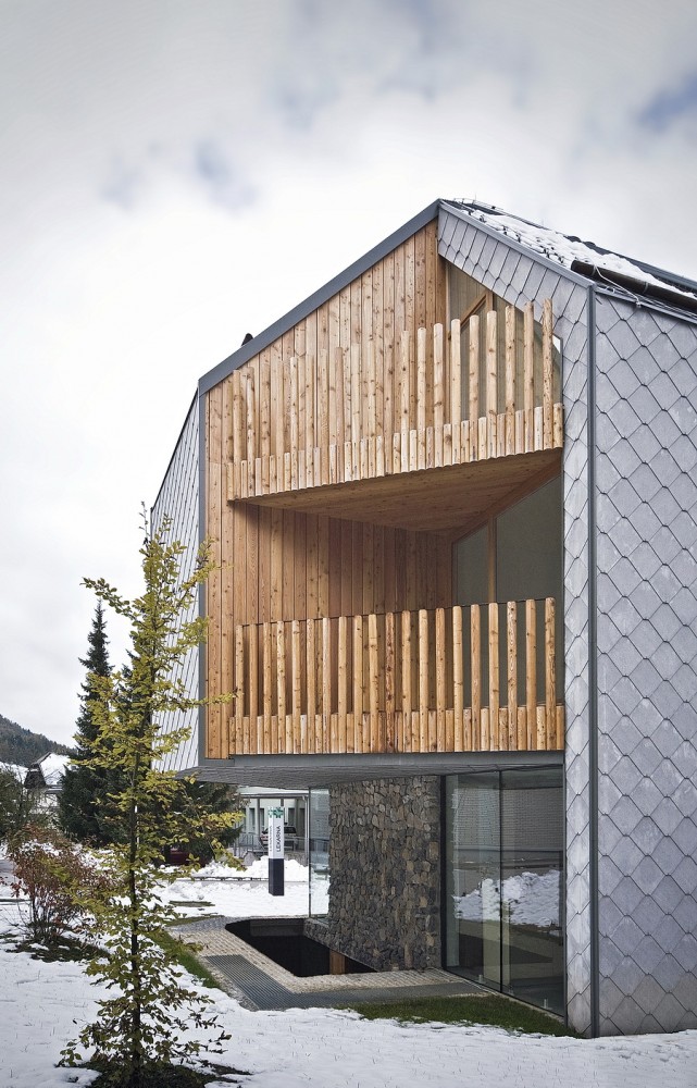 Alpine Ski Apartments / OFIS arhitekti