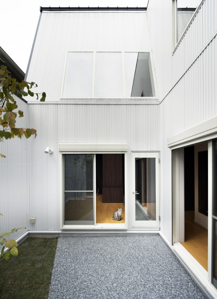 Hansha Reflection House / Studio SKLIM
