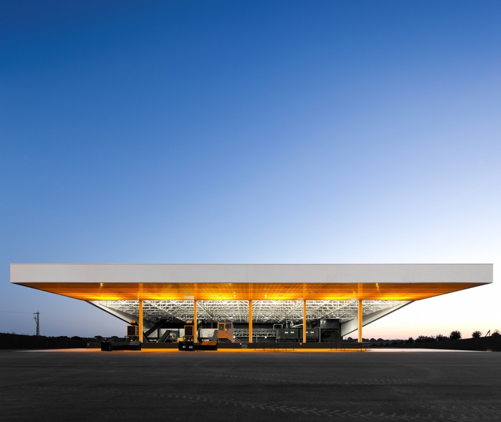 Marmelo Mill / Ricardo Bak Gordon