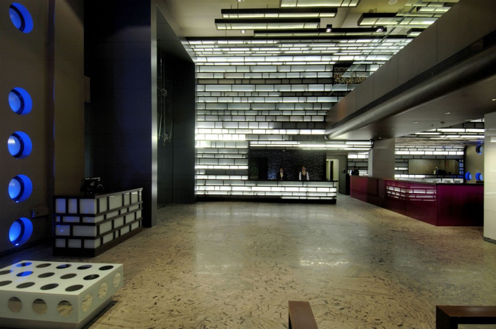 Chrome Hotel / Sanjay Puri Architects